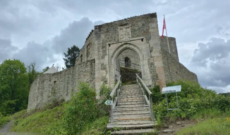 Burgruine Hohenberneck, Germany